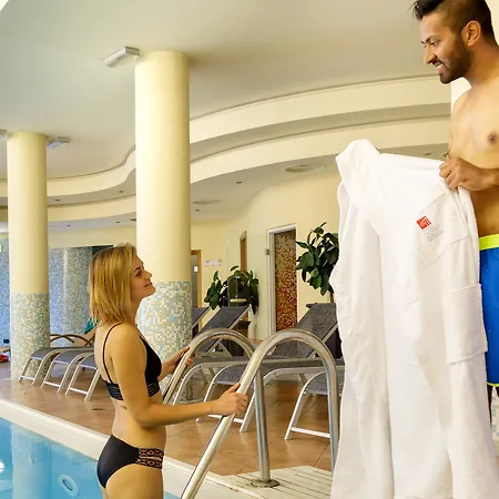 Active Paradiso فندق